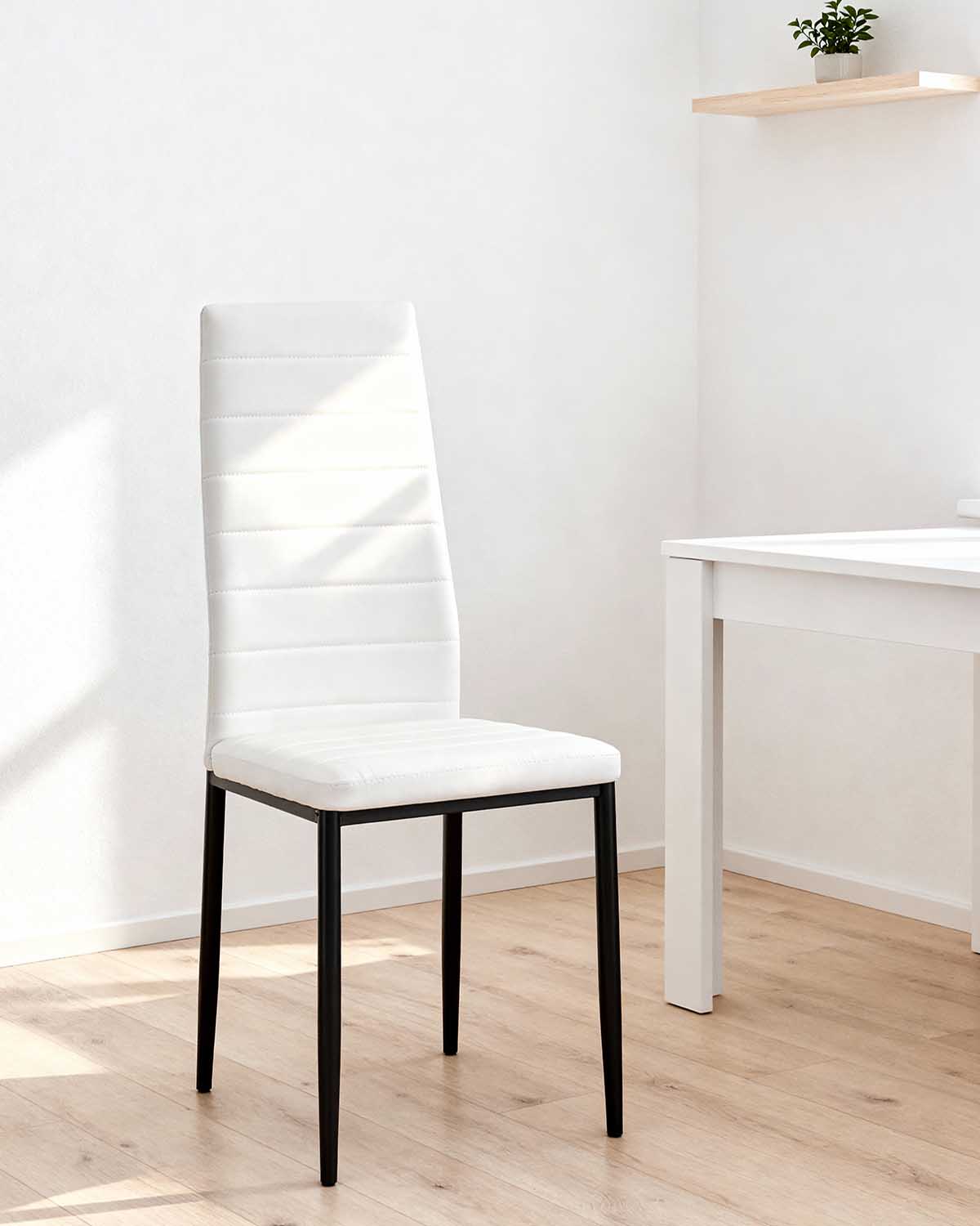 Set de 4 sillas de comedor tapizadas Corina