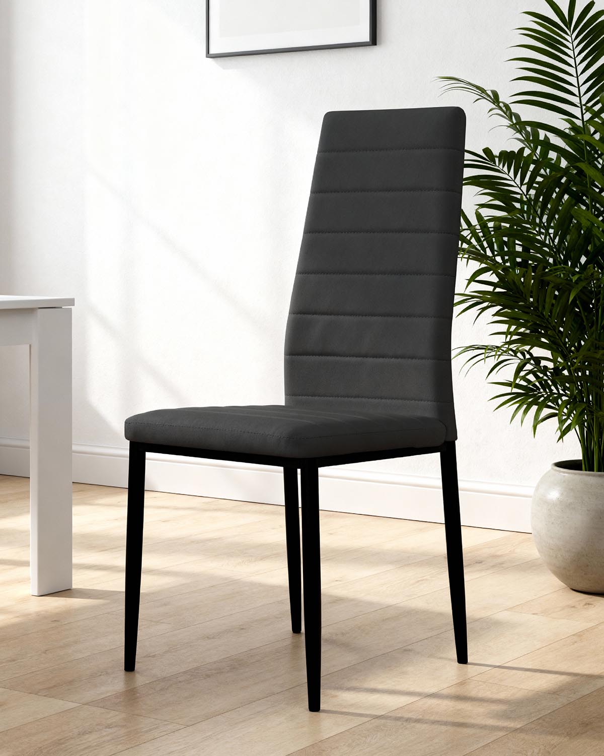 Set de 4 sillas de comedor tapizadas Corina