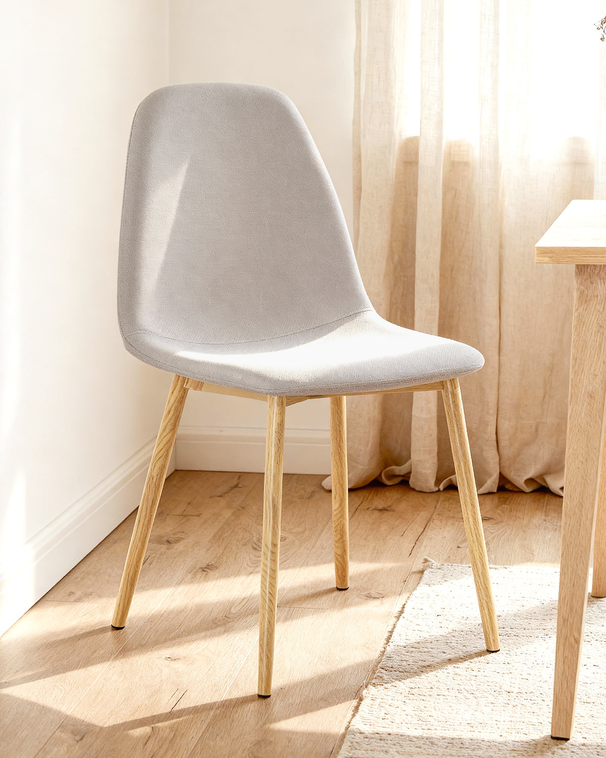 Set de 4 sillas de comedor tapizadas Deana