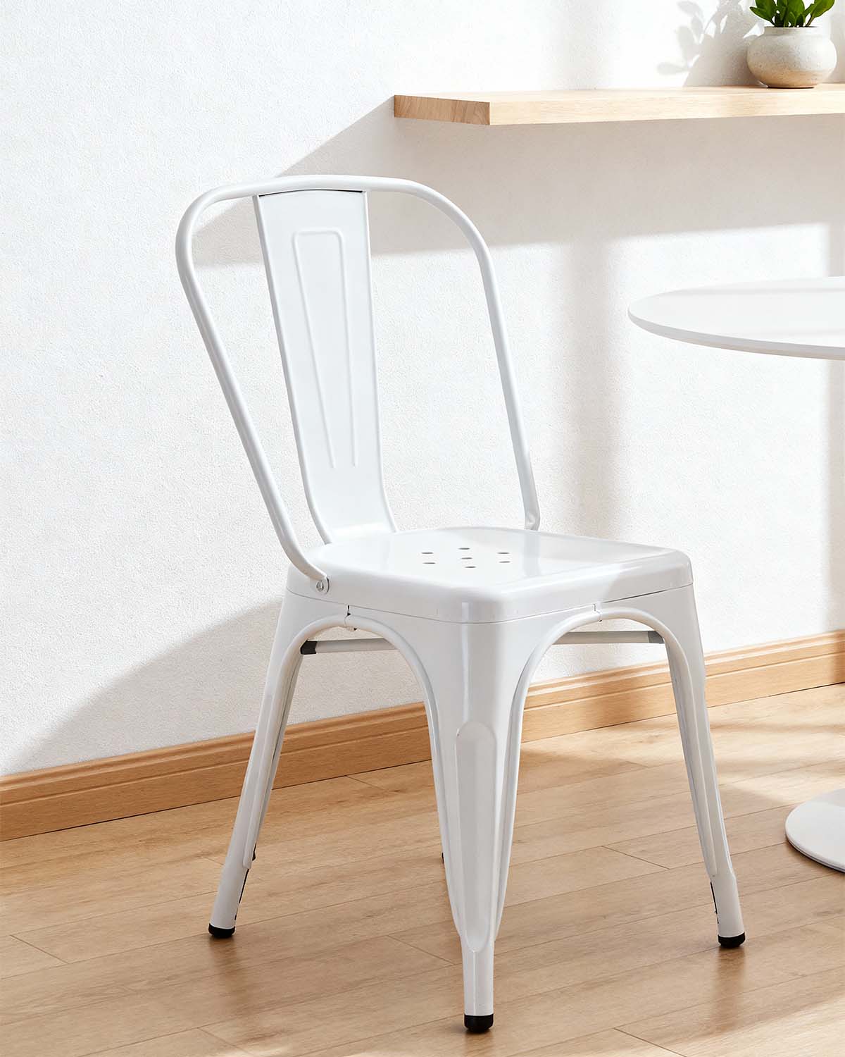 Set de 4 sillas en acero Lessie