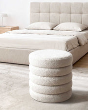 Puff con almacenaje tapizado en teddy Effie