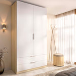 Blanco y madera natural claro