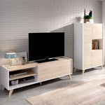 Blanco y madera natural